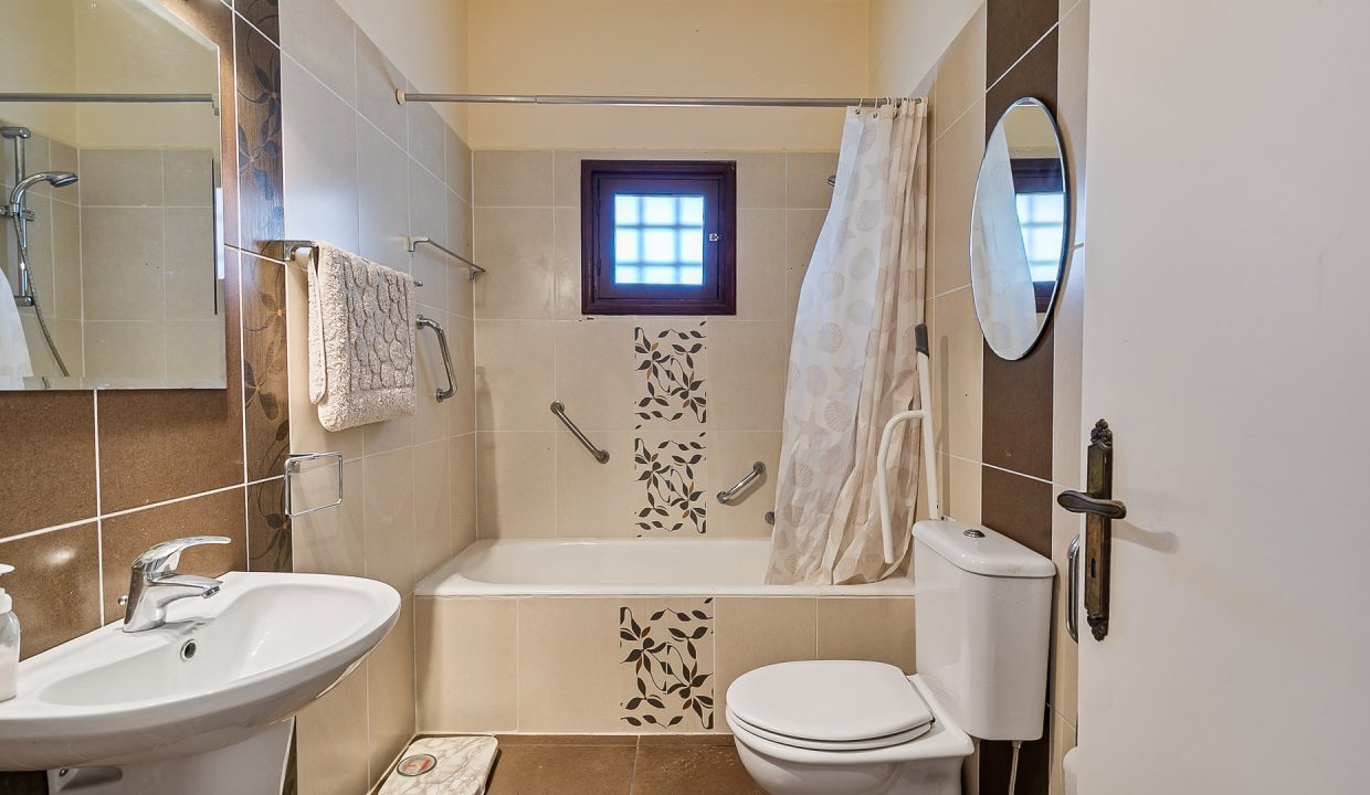 2 Bedroom Bungalow For Sale - Pissouri, Pissouri Bay, Limassol: ID 1087 10 - ID 1087 - Comark Estates