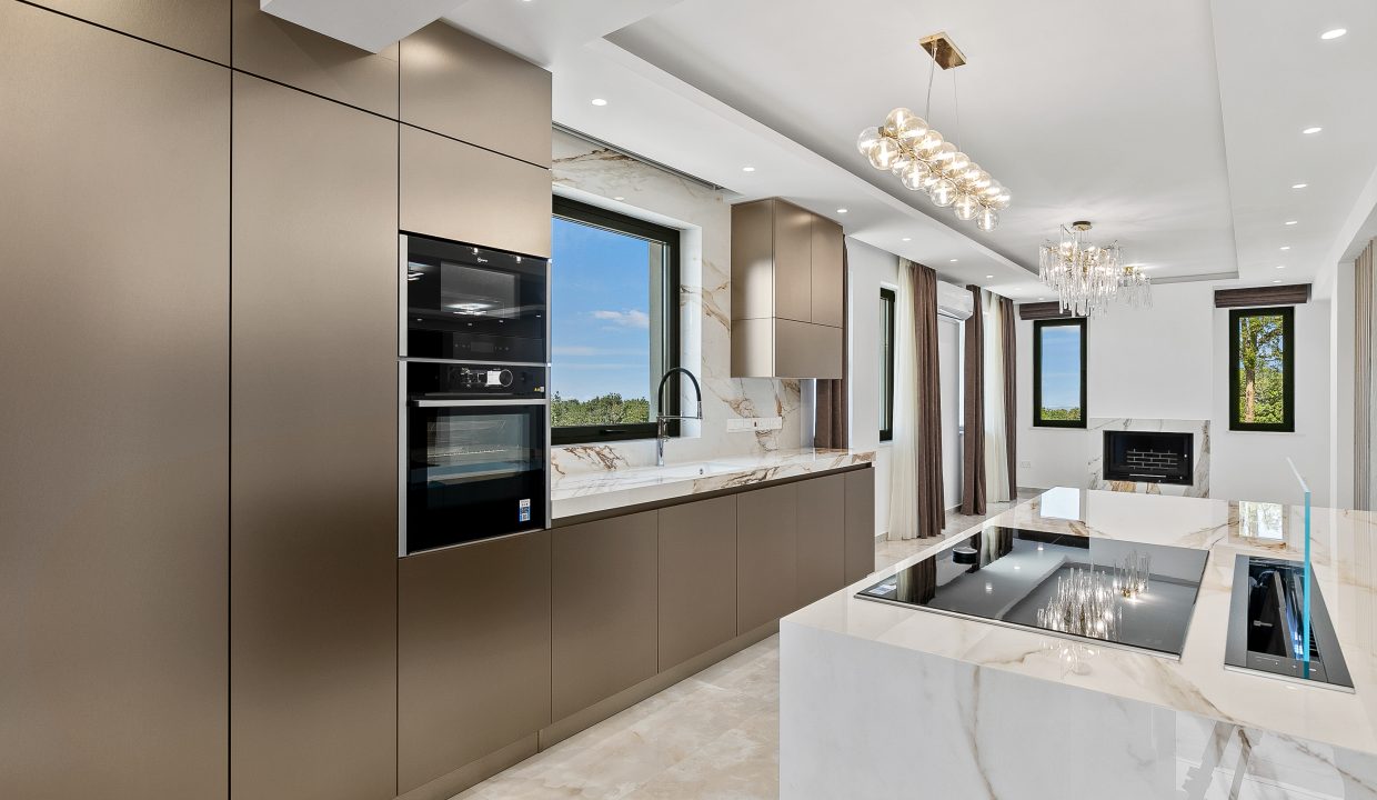 5 Bedroom Villa For Sale - Kouklia, Kouklia Village, Paphos : ID 1086 09 - ID 1086 - Comark Estates