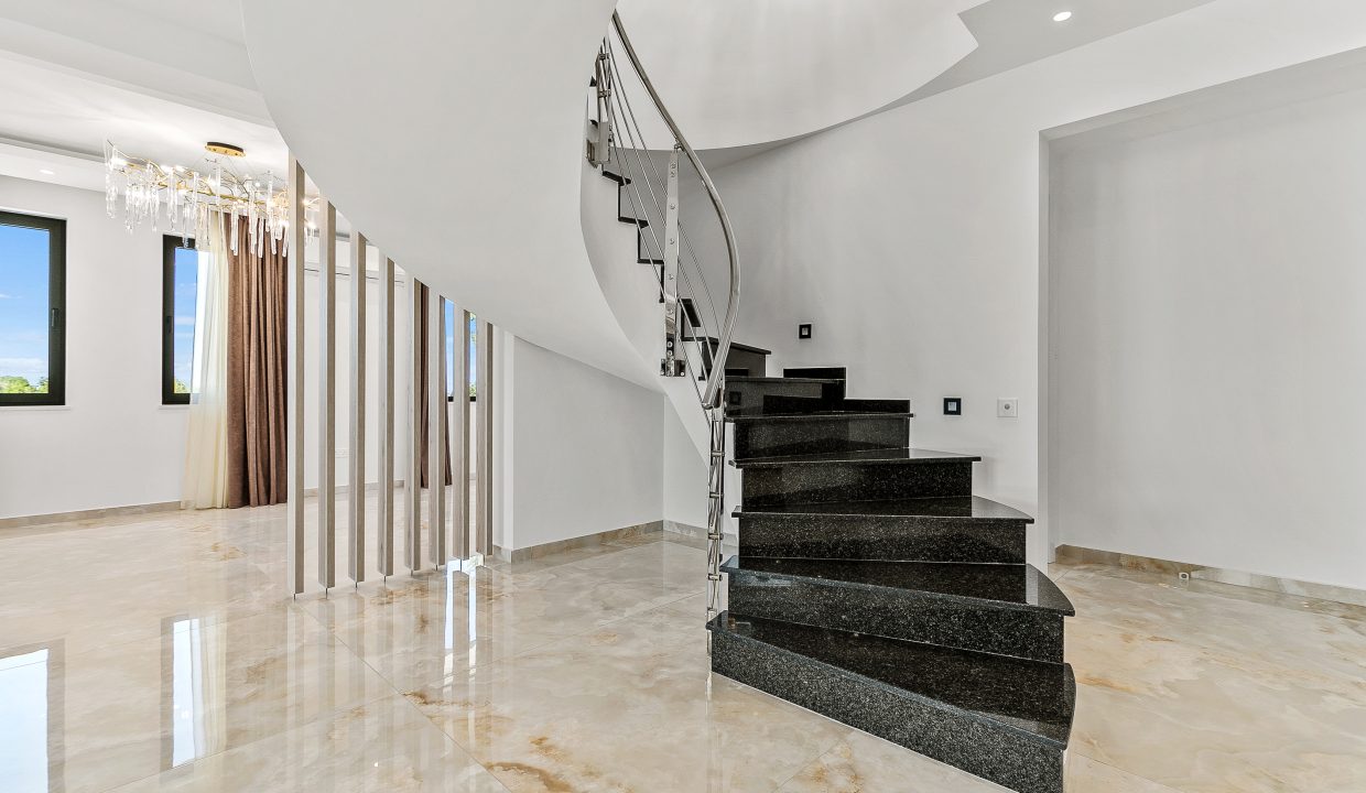 5 Bedroom Villa For Sale - Kouklia, Kouklia Village, Paphos : ID 1086 15 - ID 1086 - Comark Estates