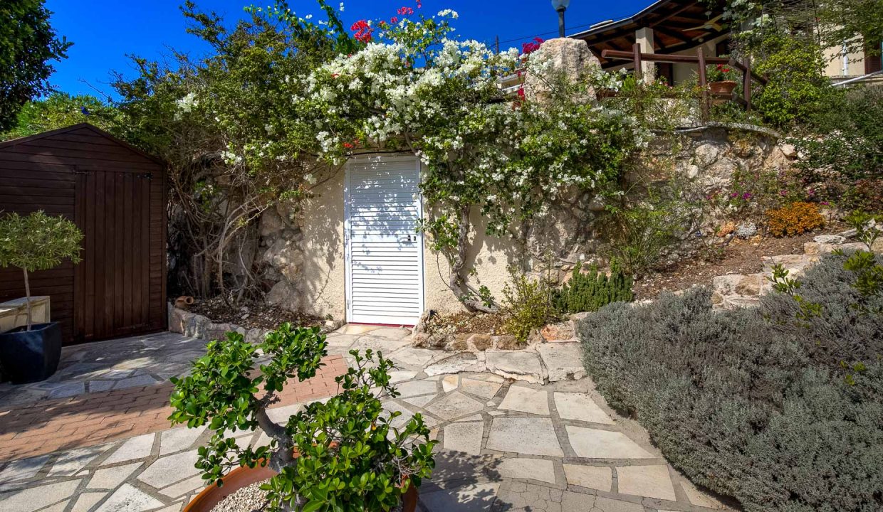 3 Bedroom Bungalow For Sale - Zelemenos, Koil, Tala, Paphos: ID 1093 30 - ID 1093 - Comark Estates