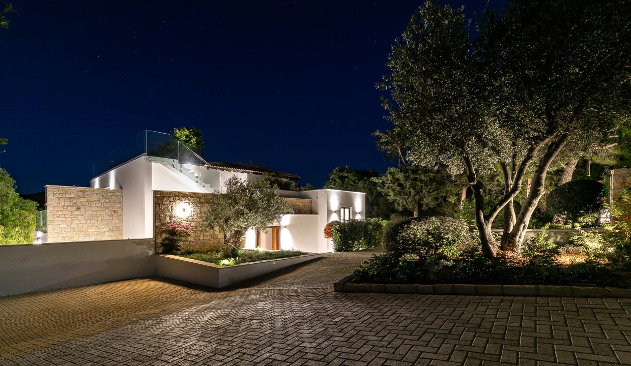 5 Bedroom Villa For Sale - Eastern Plateau, Aphrodite Hills, Paphos: ID 1094 76 – ID 1094 - Comark Estates