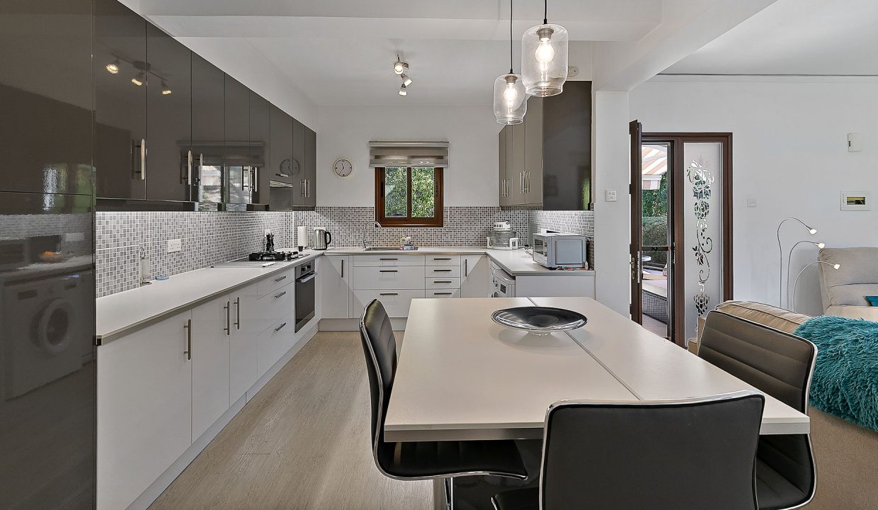 2 Bedroom Townhouse For Sale - Pissouri Bay, Pissouri Village, Limassol: ID 1114 06 - ID 1114 - Comark Estates