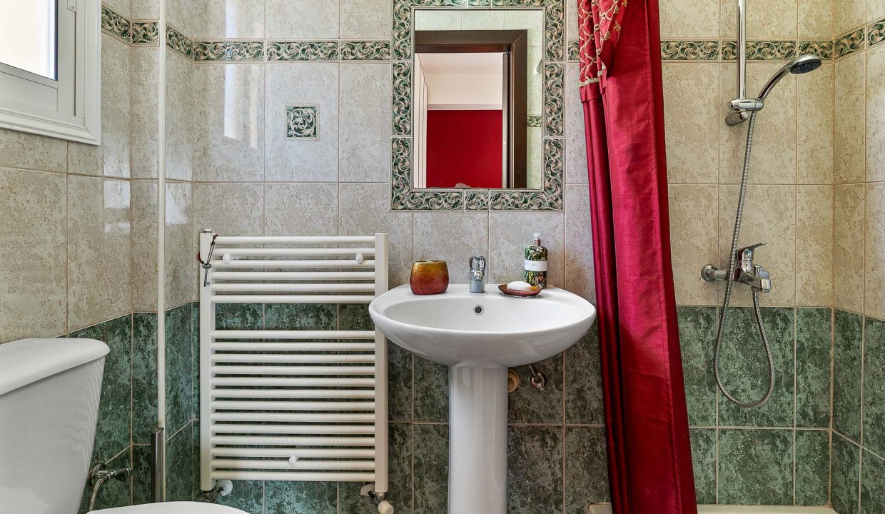 5 Bedroom Villa For Sale - Pissouri, Pissouri Village, Limassol: ID 1112 32 - ID 1112 - Comark Estates