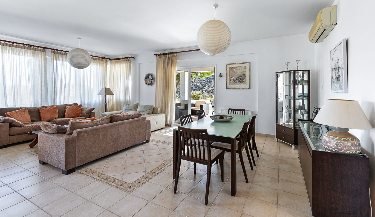 5 Bedroom Villa For Sale - Pissouri, Pissouri Village, Limassol: ID 1112 35 - ID 1112 - Comark Estates