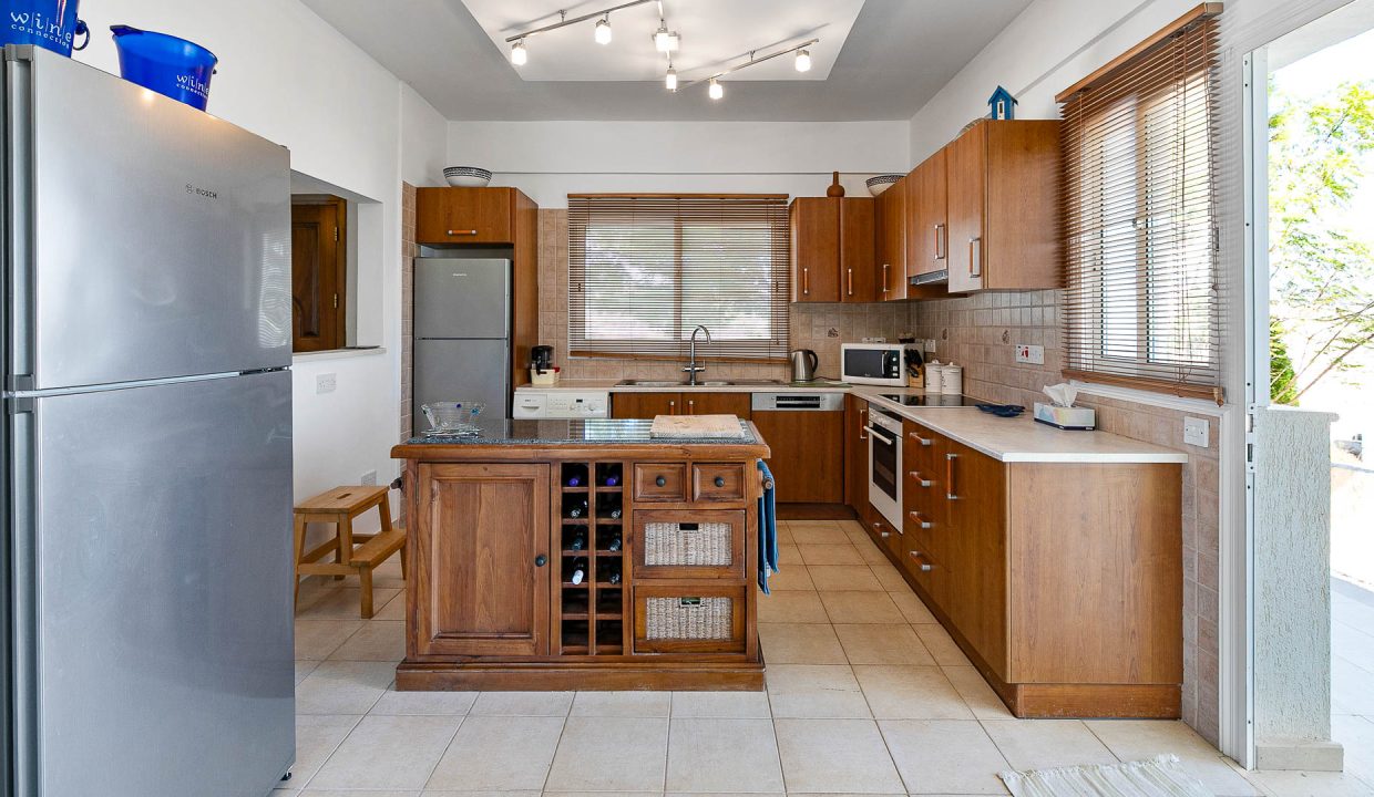 5 Bedroom Villa For Sale - Pissouri, Pissouri Village, Limassol: ID 1112 36 - ID 1112 - Comark Estates