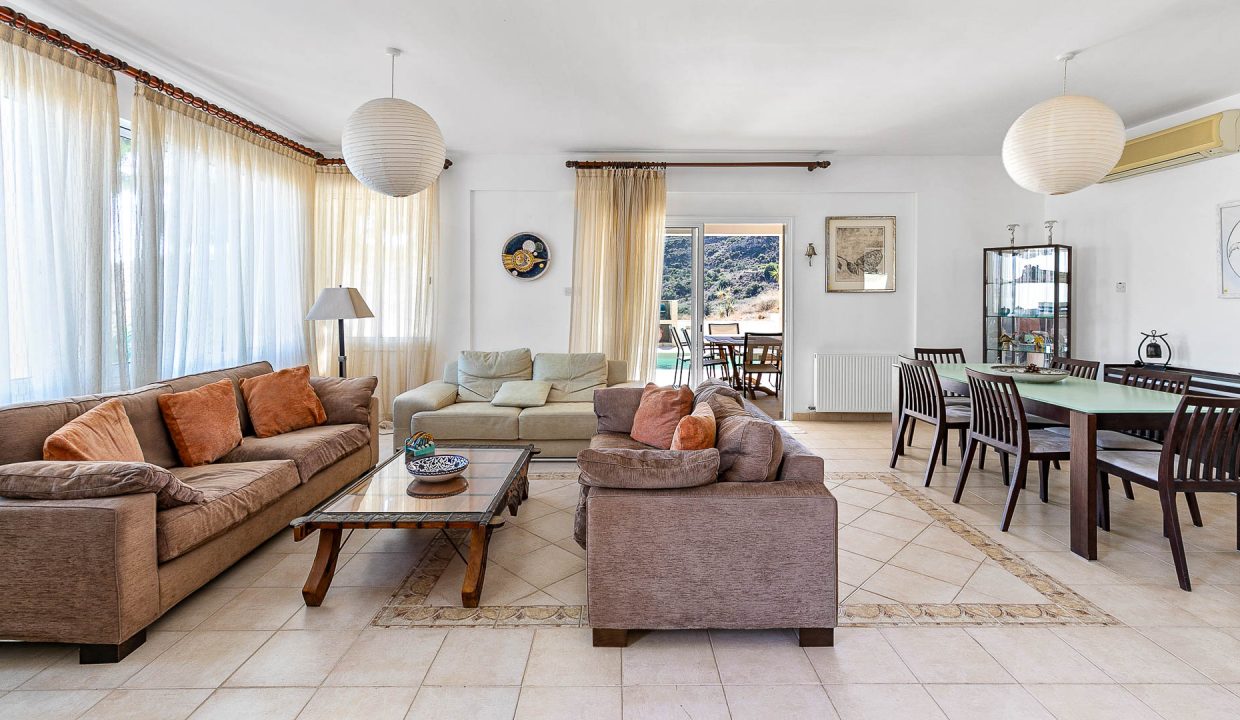 5 Bedroom Villa For Sale - Pissouri, Pissouri Village, Limassol: ID 1112 37 - ID 1112 - Comark Estates