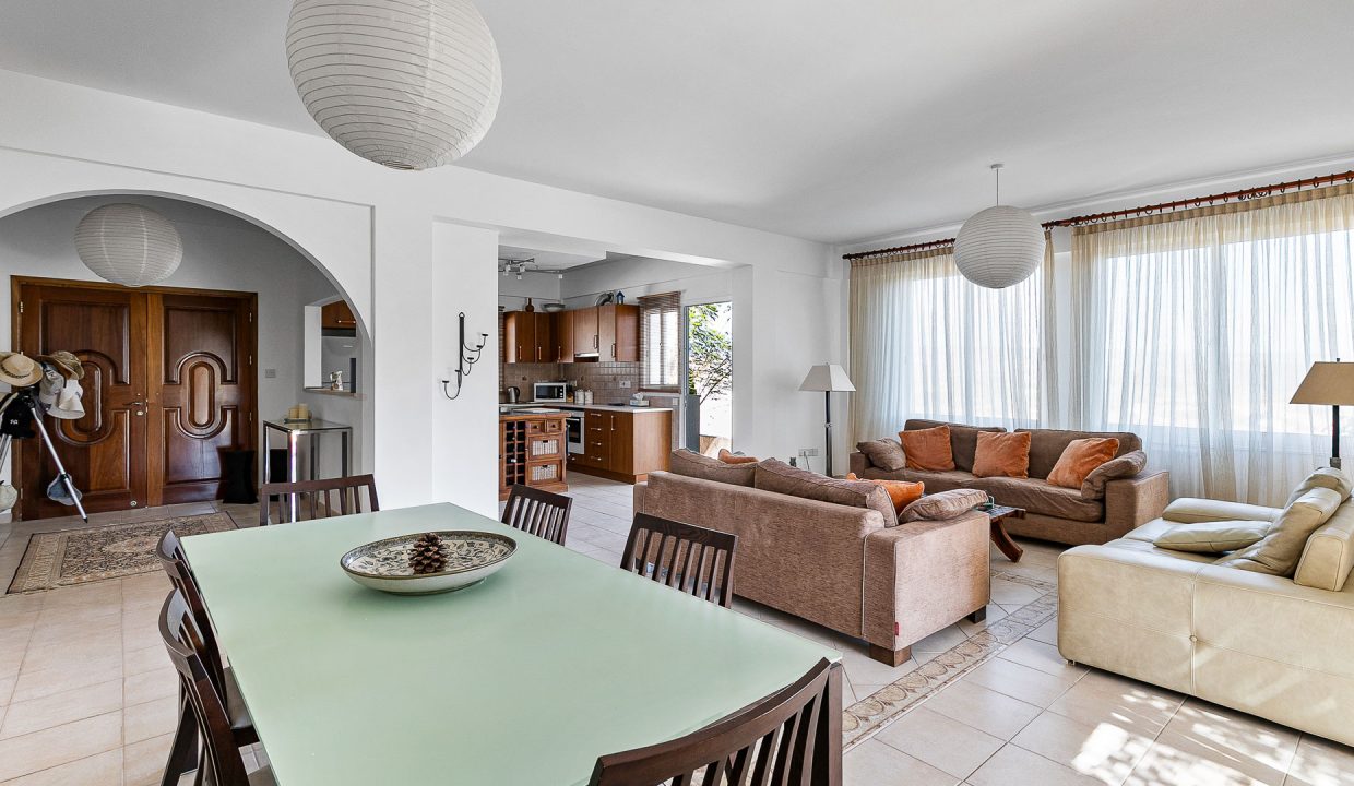 5 Bedroom Villa For Sale - Pissouri, Pissouri Village, Limassol: ID 1112 39 - ID 1112 - Comark Estates