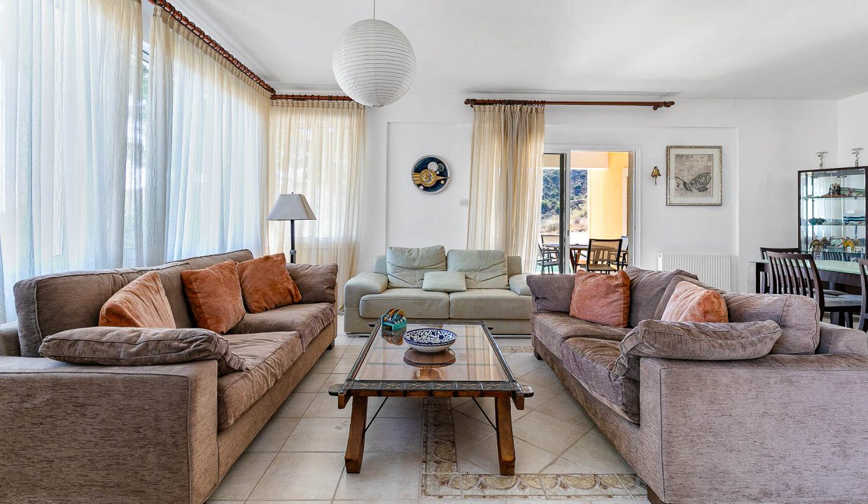 5 Bedroom Villa For Sale - Pissouri, Pissouri Village, Limassol: ID 1112 40 - ID 1112 - Comark Estates