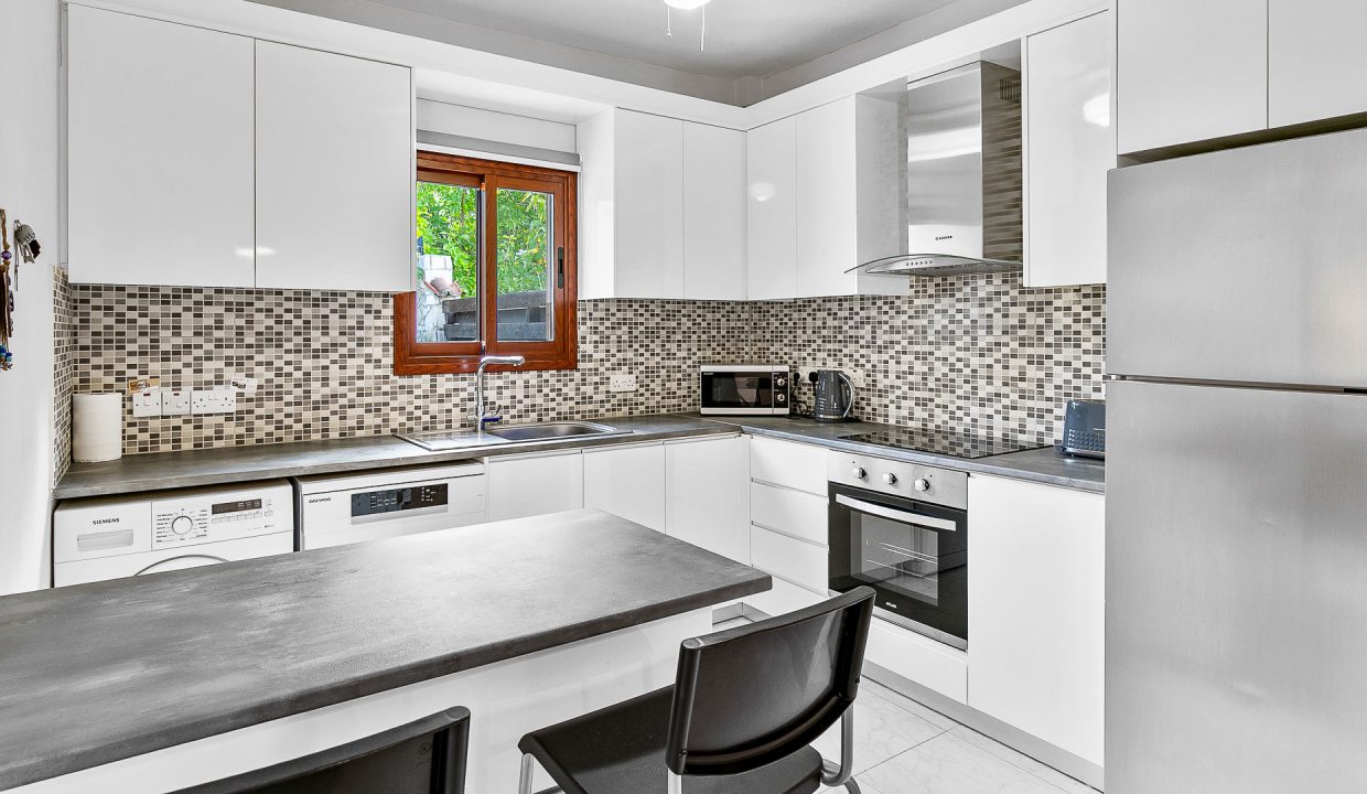 2 Bedroom Townhouse For Sale - Pissouri, Pissouri Bay, Limassol: ID 1137 21 - ID 1137 - Comark Estates