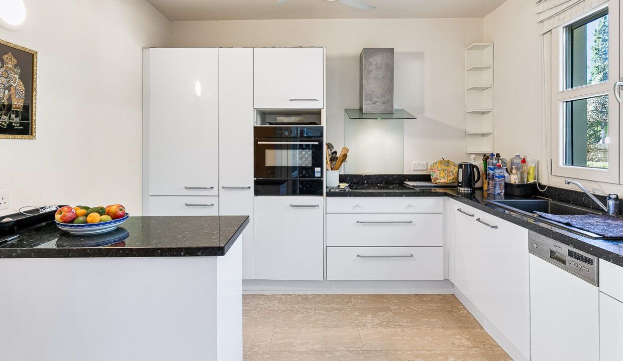 3 Bedroom Townhouse For Sale - Western Plateau, Aphrodite Hills, Paphos: ID 1148 12 – ID 1148 - Comark Estates