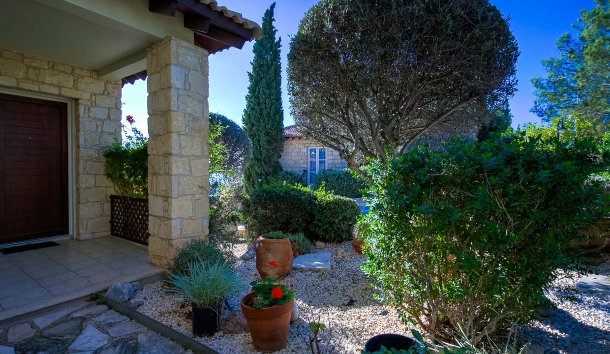3 Bedroom Townhouse For Sale - Western Plateau, Aphrodite Hills, Paphos: ID 1148 05 – ID 1148 - Comark Estates