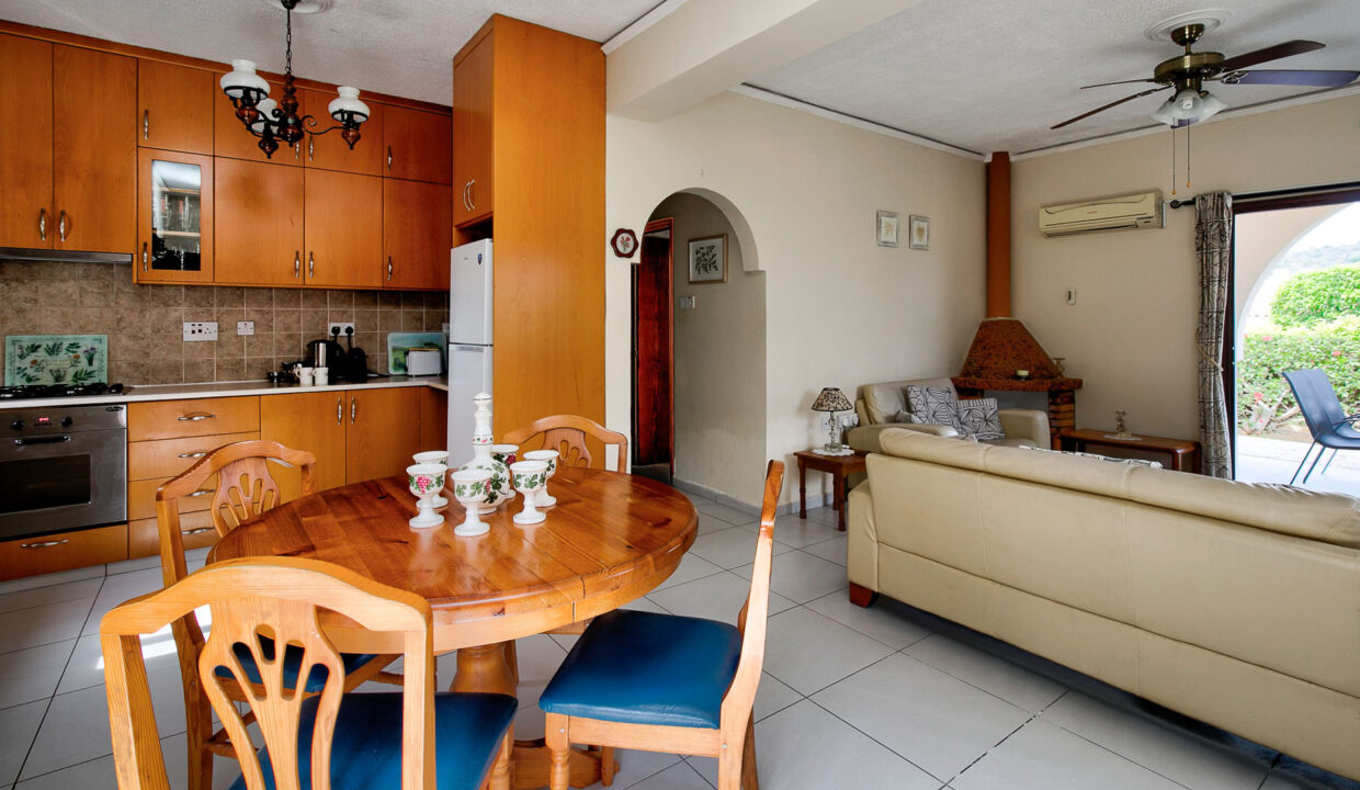 2 Bedroom Bungalow For Sale - Pissouri Bay, Pissouri, Limassol: ID 1192 11 - ID 1192 - Comark Estates