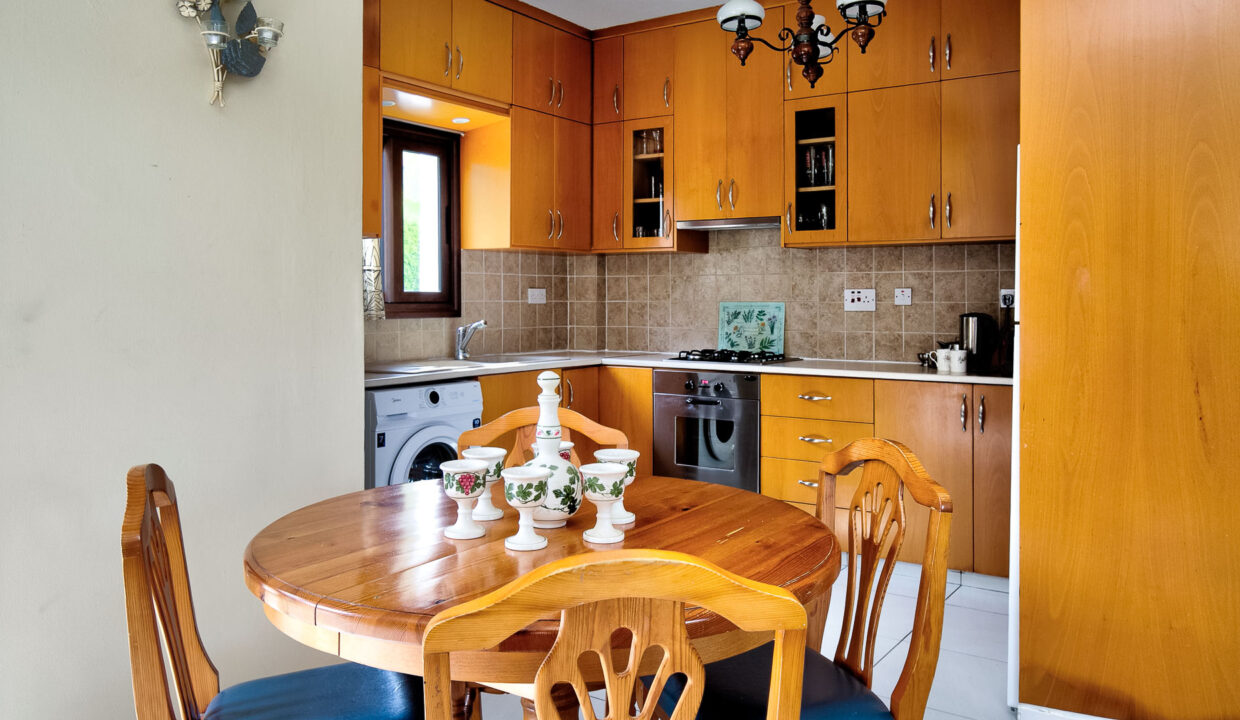 2 Bedroom Bungalow For Sale - Pissouri Bay, Pissouri, Limassol: ID 1192 12 - ID 1192 - Comark Estates