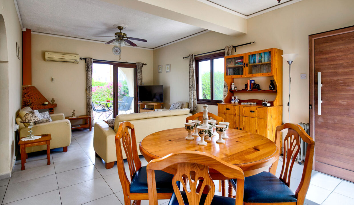 2 Bedroom Bungalow For Sale - Pissouri Bay, Pissouri, Limassol: ID 1192 14 - ID 1192 - Comark Estates