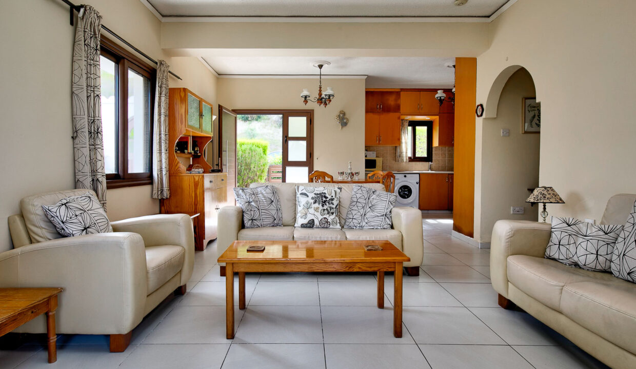 2 Bedroom Bungalow For Sale - Pissouri Bay, Pissouri, Limassol: ID 1192 16 - ID 1192 - Comark Estates