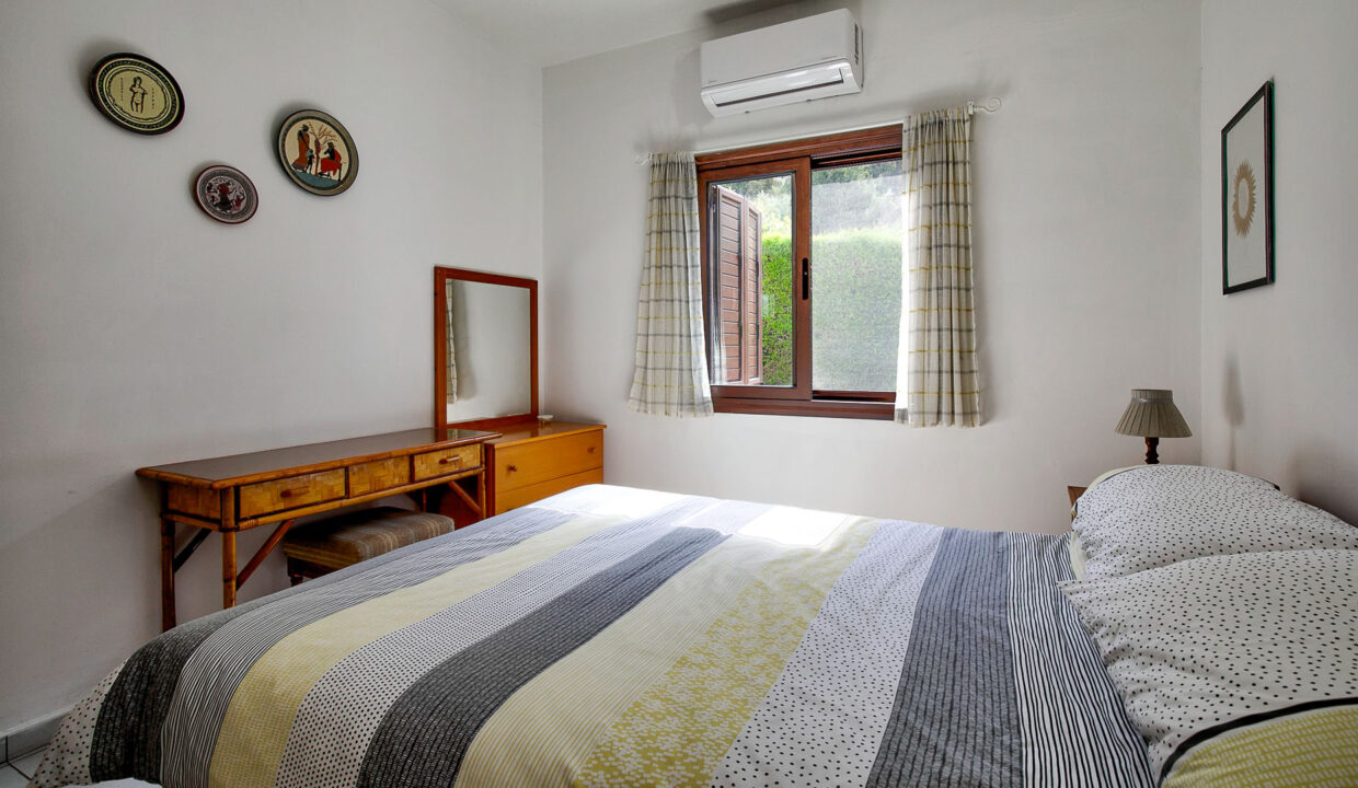 2 Bedroom Bungalow For Sale - Pissouri Bay, Pissouri, Limassol: ID 1192 18 - ID 1192 - Comark Estates