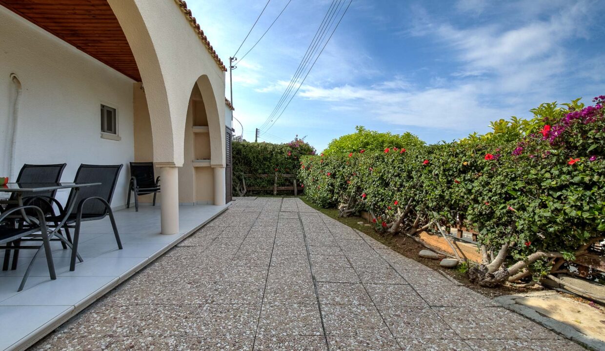 2 Bedroom Bungalow For Sale - Pissouri Bay, Pissouri, Limassol: ID 1192 23 - ID 1192 - Comark Estates