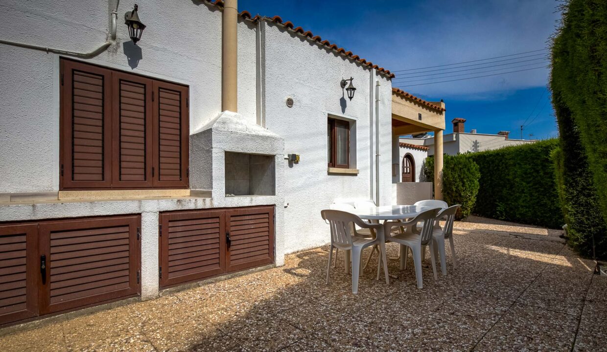 2 Bedroom Bungalow For Sale - Pissouri Bay, Pissouri, Limassol: ID 1192 08 - ID 1192 - Comark Estates