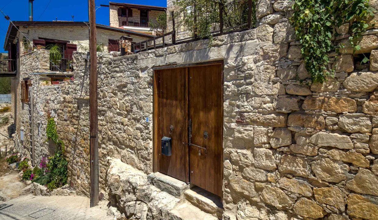 2 Bedroom Village House For Sake - Vouni, Vouni Village, Limassol: ID 1207 30 - ID 1207 - Comark Estates