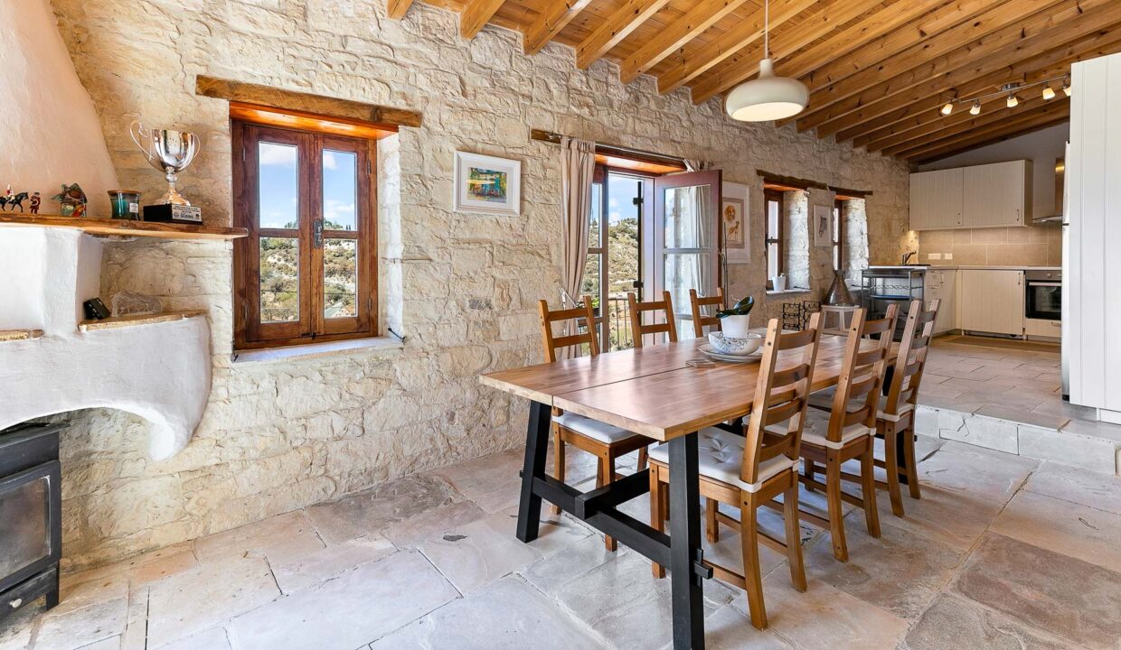2 Bedroom Village House For Sake - Vouni, Vouni Village, Limassol: ID 1207 19 - ID 1207 - Comark Estates