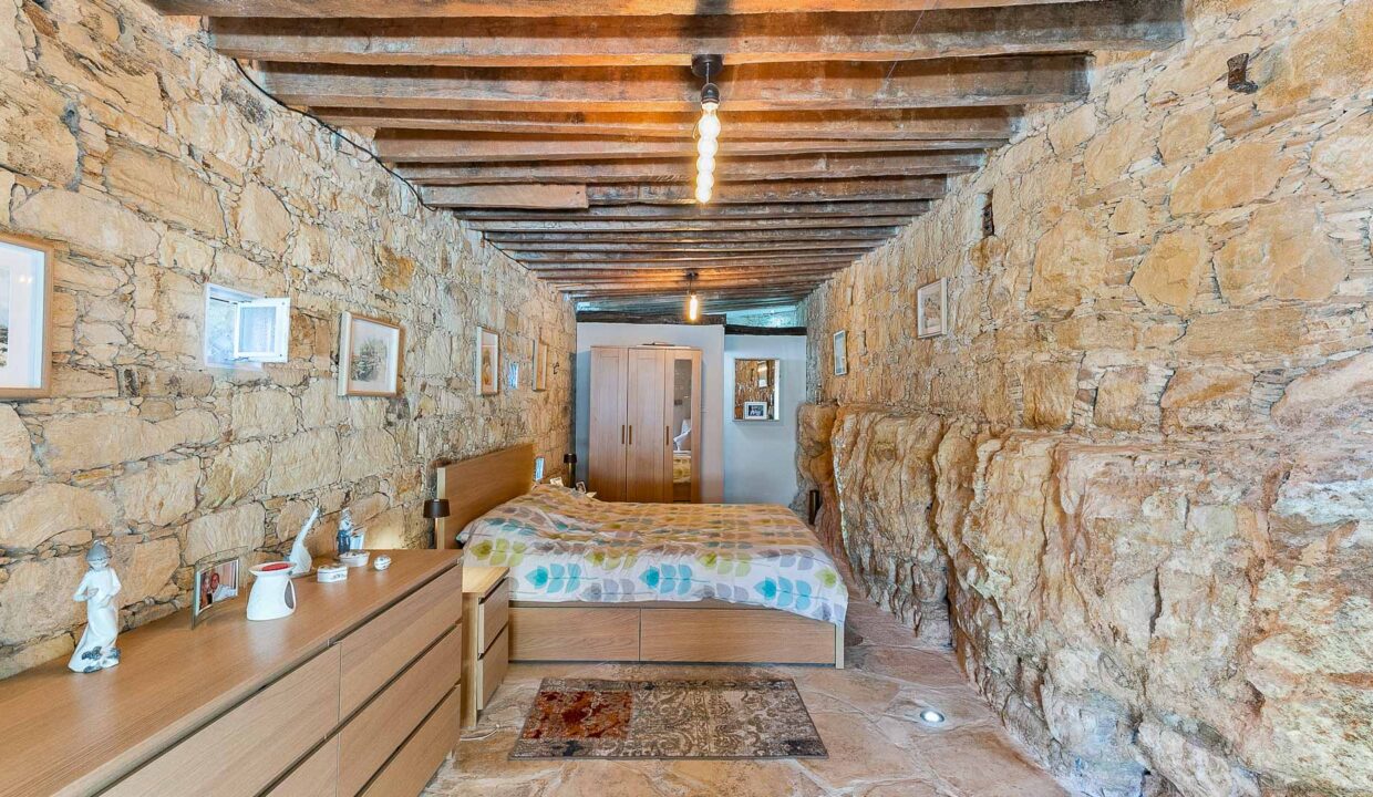 2 Bedroom Village House For Sake - Vouni, Vouni Village, Limassol: ID 1207 25 - ID 1207 - Comark Estates