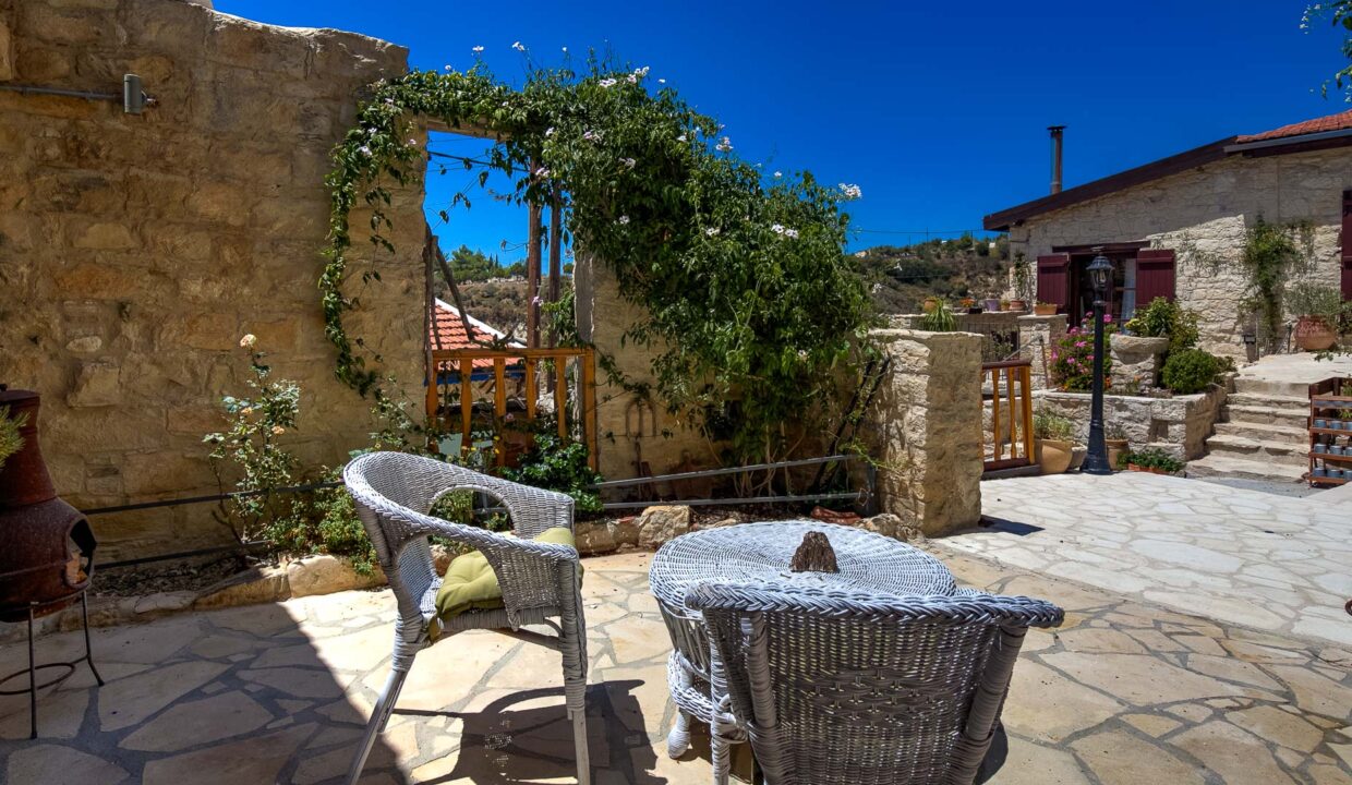 2 Bedroom Village House For Sake - Vouni, Vouni Village, Limassol: ID 1207 04 - ID 1207 - Comark Estates