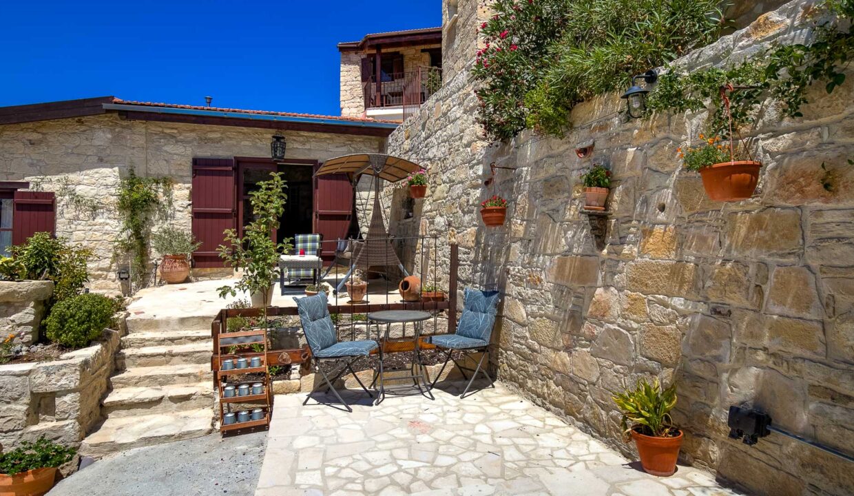 2 Bedroom Village House For Sake - Vouni, Vouni Village, Limassol: ID 1207 05 - ID 1207 - Comark Estates