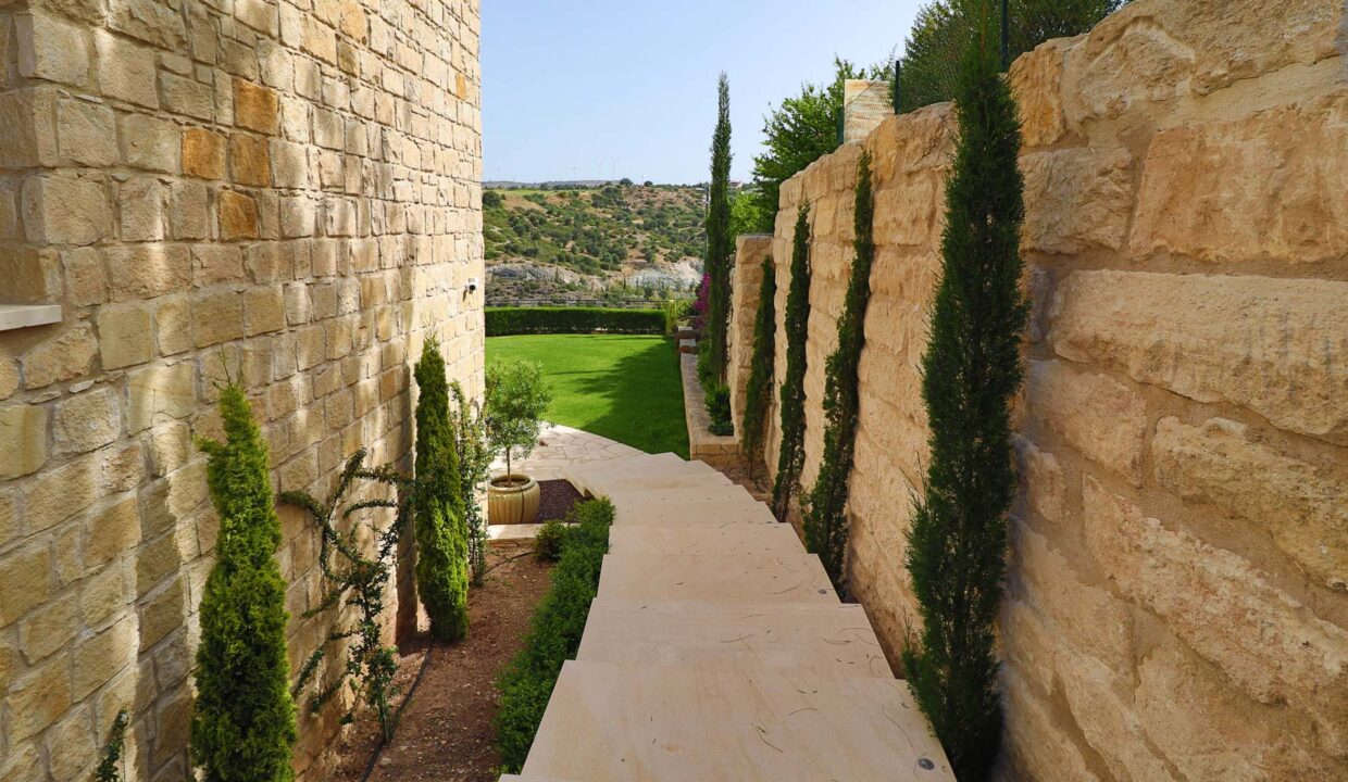 4 Bedroom Villa For Sale - Eastern Plateau, Aphrodite Hills, Paphos: ID 1215 24 – ID 1215 - Comark Estates