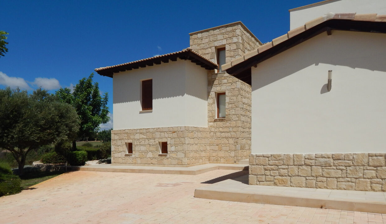 5 Bedroom Villa For Sale - Eastern Plateau, Aphrodite Hills, Paphos: ID 1217 12 – ID 1217 - Comark Estates