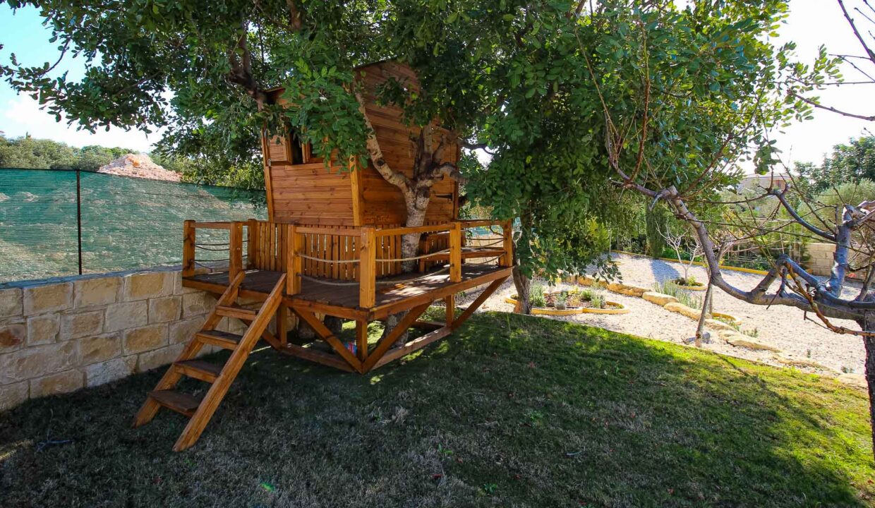 6 Bedroom Villa For Sale - Eastern Plateau, Aphrodite Hills, Paphos: ID 1226 28 – ID 1226 - Comark Estates